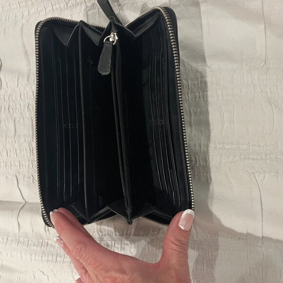 wallet - Picture 2 of 3